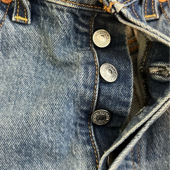 Levi's Cotton Blend Casual Boho Sz 27 Button Fly Cut-Off Ribcage Shorts - Picture 10 of 14